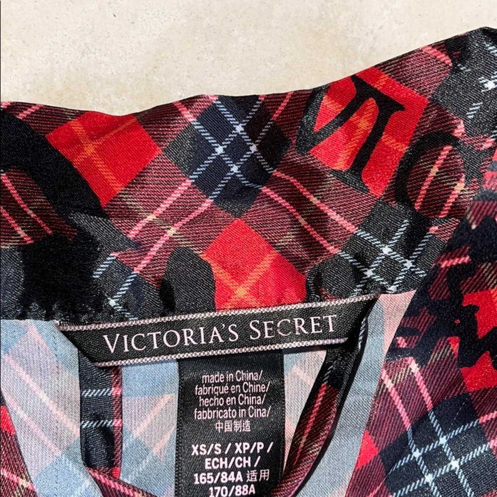 Victoria Secret Checkered Print Robe - Picture 2 of 5